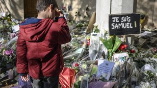 Assassinat de Samuel Paty : comment en parler aux enfants ?