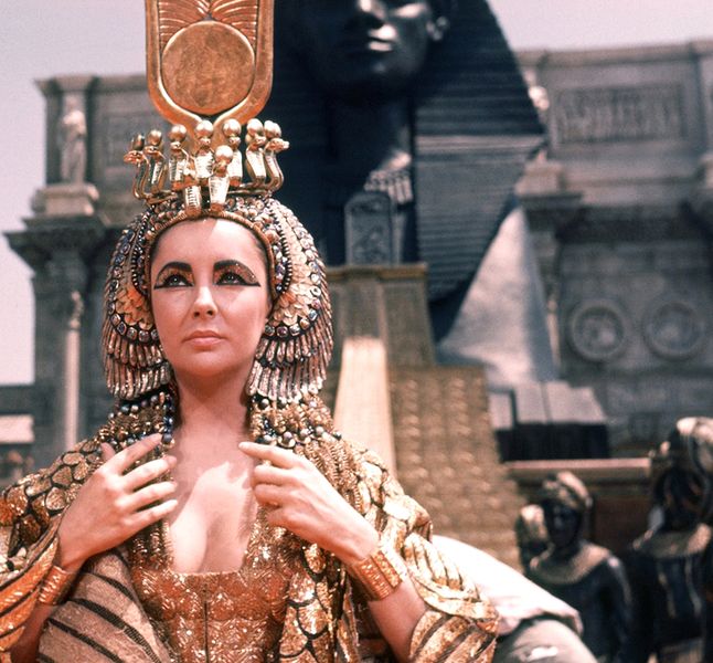 Avant Gal Gadot, Liz Taylor aussi avait fait polémique pour le