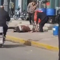 La vidéo d'un homme battant à mort sa femme dans la rue horrifie la Chine