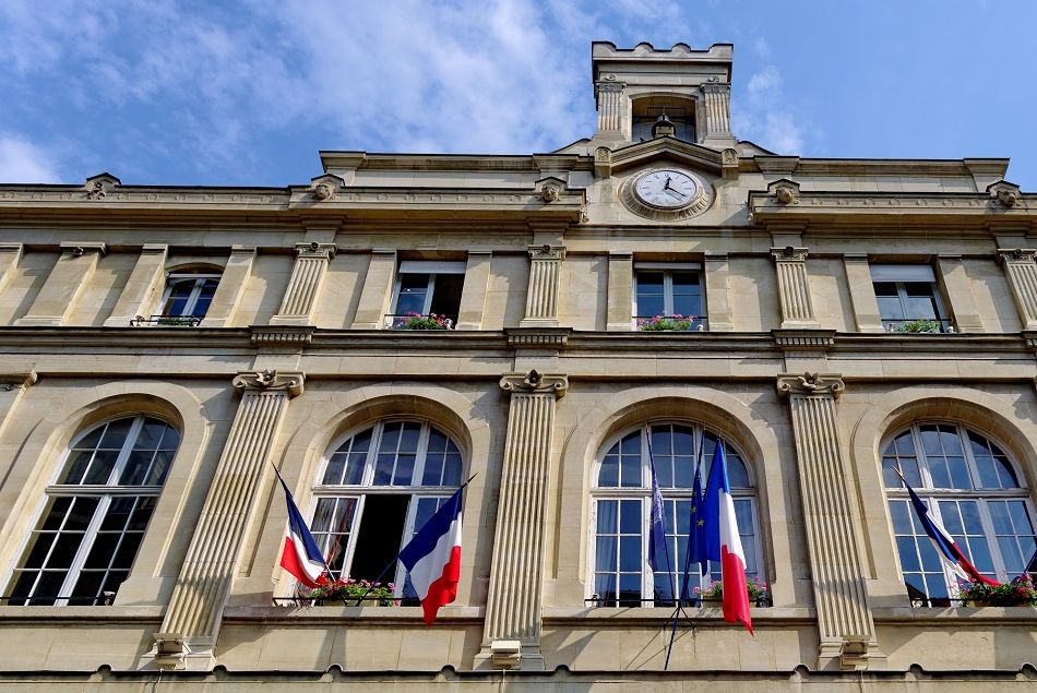 La Mairie de Paris doit rendre des comptes pour avoir nommé trop de femmes à des postes élevés.