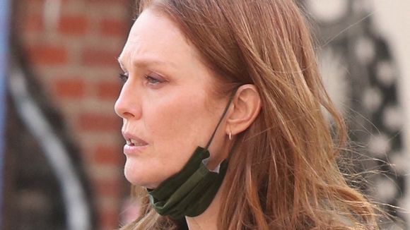 Julianne Moore s'attaque aux remarques sexistes sur les femmes "qui vieillissent bien"