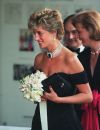  La princesse Diana et sa revenge dress à la Serpentine Gallery le 29 juin 1994 