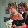  La princesse Diana et sa revenge dress à la Serpentine Gallery le 29 juin 1994 