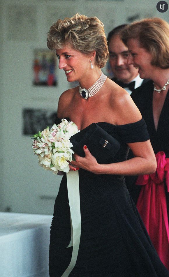 La princesse Diana et sa revenge dress à la Serpentine Gallery le 29 juin 1994