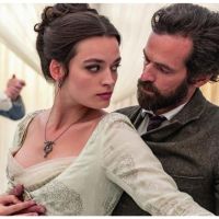 Pourquoi le couple Emma Mackey/Romain Duris dans "Eiffel" fait grincer des dents