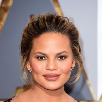 Chrissy Teigen "mom-shamée" pour une photo prise dans son bain avec ses enfants