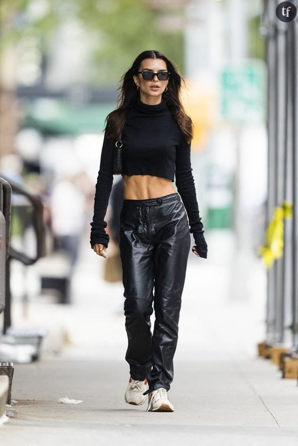 Emily Ratajkowski dans les rues de New York le 22 septembre 2021
