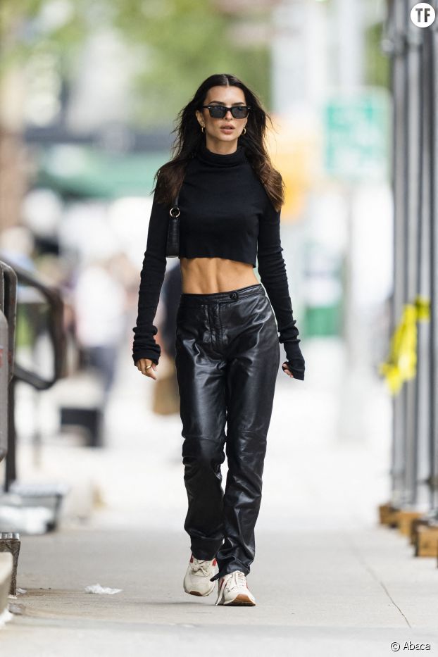 Emily Ratajkowski dans les rues de New York le 22 septembre 2021