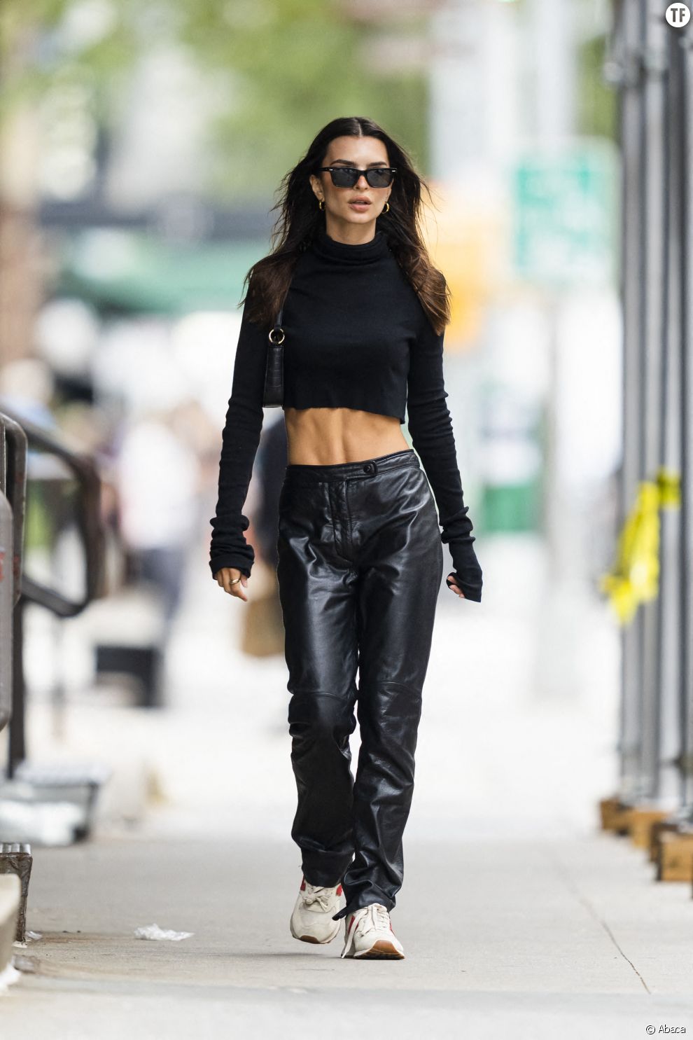  Emily Ratajkowski dans les rues de New York le 22 septembre 2021 