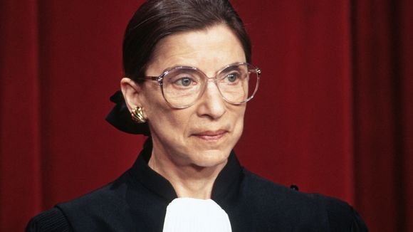 Que lisait l'iconique Ruth Bader Ginsburg ? Voici sa pile à lire féministe
