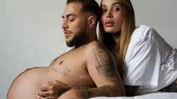 Un homme trans enceint dans une pub Calvin Klein fait bondir les réacs