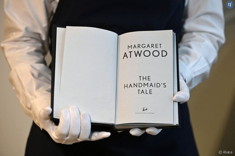  La version &quot;imbrûlable&quot; de &quot;The Handmaid&#039;s Tale&quot; présentée à Sotheby&#039;s à New York le 3 juin 2022 