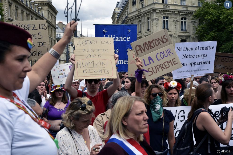 Des militantes pro-avortement à Paris, juin 2022
