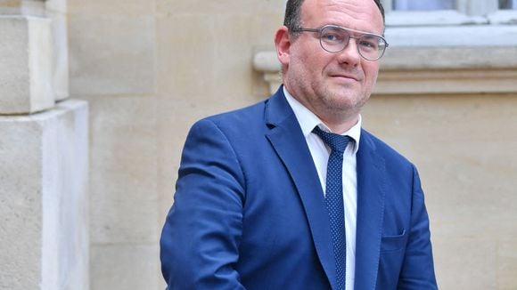 Damien Abad "débranché" du gouvernement alors qu'un nouveau témoignage émerge