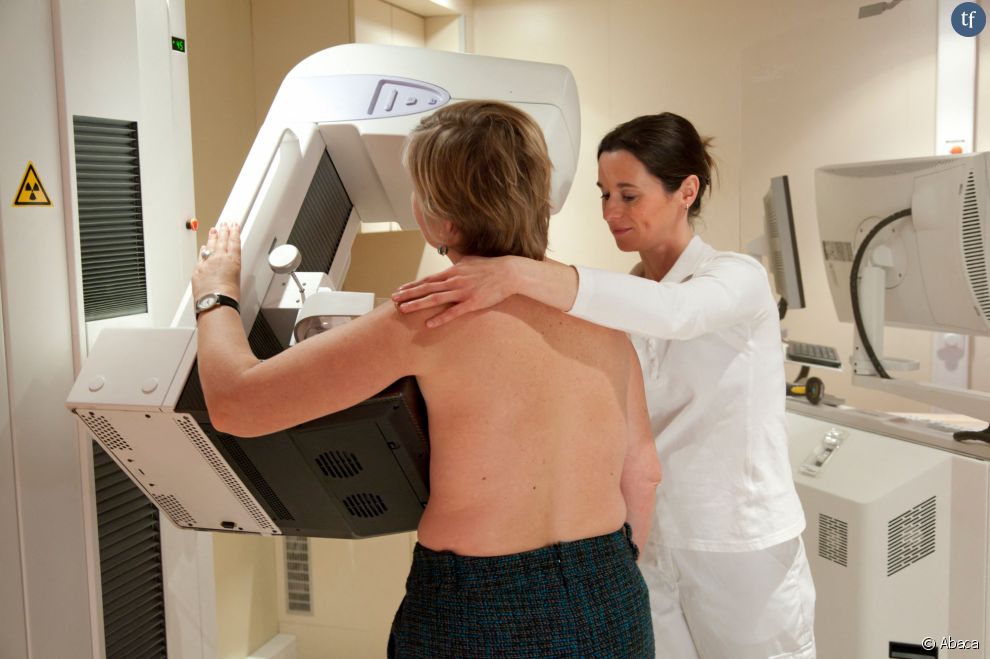Mammographie réalisée sur une patiente