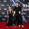  Chris Hemsworth et sa femme Elsa Pataky avec leurs enfants Tristan et Sasha à la première du film "Thor: Love and Thunder" à Syndey, le 27 juin 2022. 