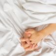  Depuis des années, bien des études révèlent que les hommes sont beaucoup plus susceptibles d' avoir un orgasme  lors d'un rapport sexuel que les femmes. Ce ne sera pas forcément la révélation du siècle pour certaines. 
