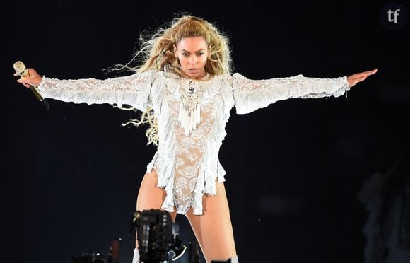 Finalement : Jon Hethrington a pu assister gratuitement au concert de Beyoncé à Arlington au Texas, le 21 septembre dernier, et ses billets ont également pris en charge. Cerise sur le gâteau : il a même pu rencontrer la mère de Beyoncé : Tina Knowles.