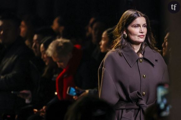 Des mots qui choquent Laetitia Casta. Elle commente : "Il n'y a pas de discussion à avoir là-dessus. Ce qui est mal est mal"
Laetitia Casta au défilé Ami - Alexandre Mattiussi Collection Homme Prêt-à-Porter Automne/Hiver 2024-2025 lors de la Fashion Week de Paris (PFW), à Paris, France, le 19 janvier 2024. 