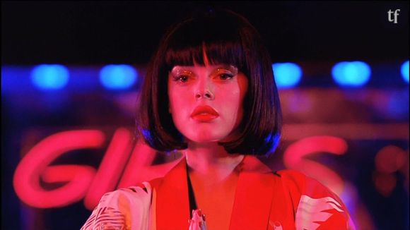 On se remet jamais de son premier Gregg Araki. Les fulgurances pop art de The Doom Generation (et le look de Rose McGowan !), la fin totalement "fucked up" de Nowhere, la sexualité décomplexée de Kaboom, l'immense trauma' que fut Mysterious Skin, bien placé dans le top des films qui brisent votre coeur sans pitié...