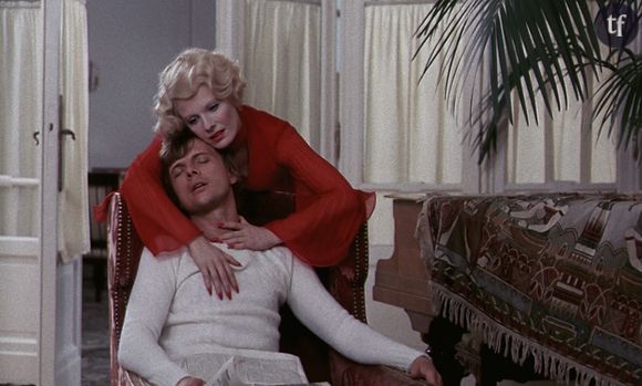 Mais de manière bien queer et féministe puisque l'icône de cette histoire gothique que nous vous laisserons découvrir n'est autre que la plus grande toutes : Delphine Seyrig, dans la peau d'une vampiresse lesbienne. Une merveille baroque !