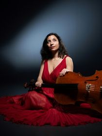 "La musique n'existe que si elle est jouée !" : Astrig Siranossian, la violoncelliste qui célèbre les compositrices oubliées