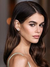 "Squelette" : cette mannequin dévoile son corps et ses haters sombrent dans le skinny shaming le plus problématique