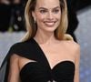 Twist : c'était l'idée... De Margot Robbie ! C'est auprès du podcast « Talking Pictures » de TCM que l'Australienne a expliqué qu'apparaître dans le plus épuré appareil était son idée, et pas celle de Martin Scorsese, qui lui aurait simplement dit, très gentleman : "Peut-être que vous pouvez porter une robe si vous n'êtes pas à l'aise".