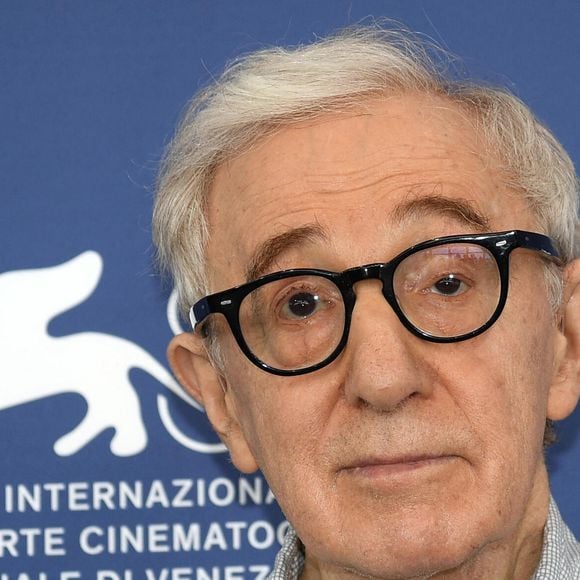 "Ue grande chasse d'eau qui se tire" : Woody Allen réagit aux accusations de violences incestueuses et c'est lunaire