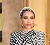 La scène gênante entre Doja Cat et un fan
La scène se déroule à la sortie d’un événement. Pablo Tamayo, influenceur suivi par plus de 400 000 personnes sur TikTok, donne à Doja Cat un t-shirt de sa marque personnelle. Celle-ci, souriante, accepte le geste. L’échange se termine par un câlin et un baiser sur la joue.
Quelques jours plus tard, la rappeuse américaine publie un message désormais supprimé dans lequel elle explique ne pas avoir apprécié cette proximité. "Ne me touche pas et ne me bouscule pas quand tu ne me connais même pas", écrit-elle. "Et il ne connaissait même pas mon putain de nom pour me toucher et m'embrasser sur le visage comme ça, c'est fou". Elle a ajouté dans un autre post X, lui aussi supprimé, qu'elle avait "jeté ce t-shirt moisi". Lorsque quelqu'un a répondu qu'il pensait qu'elle avait dit qu'il "sentait bon", Doja a expliqué pourquoi elle n'avait pas apprécié l'interaction. "C'est le cas, mais je n'aime pas l'aisance avec laquelle il m'a touchée et embrassée sans demander la permission", s'est-elle défendue.