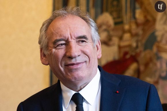 "Ça me poignarde le cœur", a réagit François Bayrou face aux journaliste mercredi 23 avril.