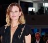 Heureusement, les réseaux sociaux sont aussi l’occasion de remettre les pendules à l’heure. Certaines personnes n’ont pas hésité à recadrer les haters. Au sujet du nez de l'actrice, une personne répond : "Surtout pas, cela fait partie de son charme et sa beauté". "Cette femme a toujours été très mince. Chacun sa morphologie. Il est grand temps que les femmes se foutent la paix et que cessent ces critiques incessantes et déplacées sur les physiques…", s'agace également une jeune femme face au body shaming subi par l'actrice.