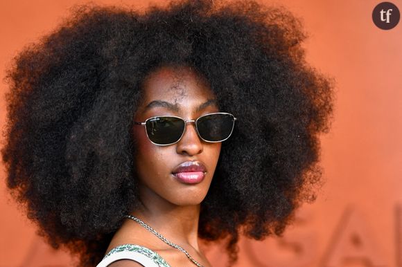 Ancienne élève de la Star Ac, Ebony a mis le feu aux scènes des festivals festivals Yardland et Les Ardentes, non sans essuyer une nouvelle vague de haine face à sa performance engagée et sexy.