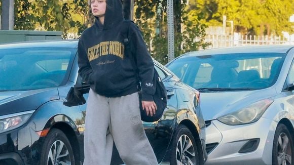 "Elle est tellement punk, tout comme sa maman" : la fille de Brad Pitt et Angelina est le copier-coller de sa mère jeune