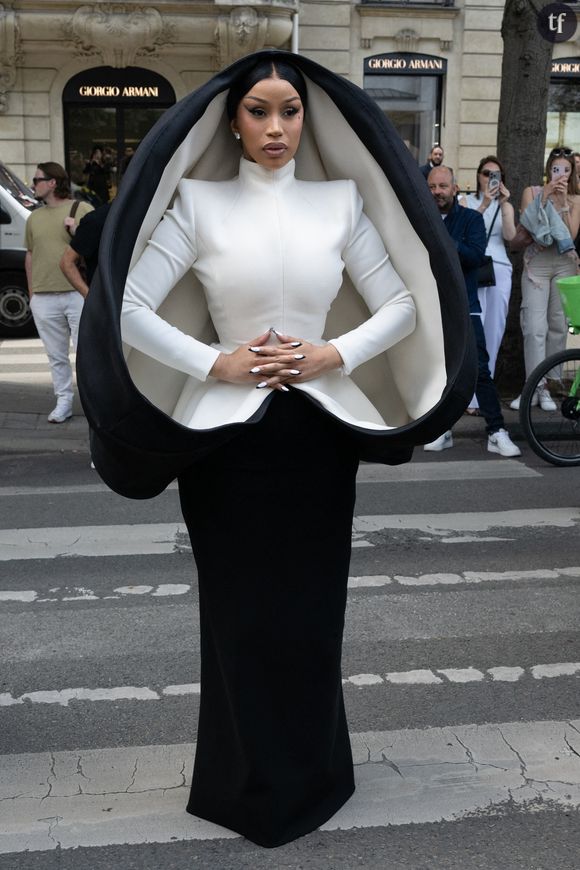 Clap de fin pour la Fashion Week Haute Couture automne-hiver 2025/2026 ! La semaine de la mode a battu son plein du 7 au 10 juillet et les stars ont sorti le grand jeu pour l'occasion. De Cardi B à Kate Walsh en passant par Kim Kardashian, retour sur les looks les plus marquants de ce rendez-vous mode.