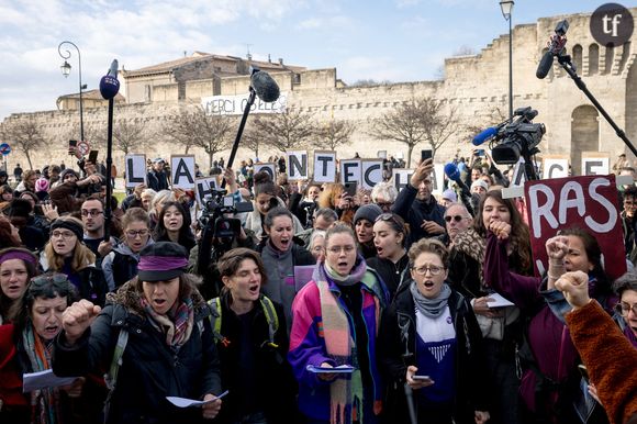 Ils s'échangent des images, des vidéos, mais aussi des conseils sur les différentes manières de parvenir à violer une femme, y compris de sa famille.