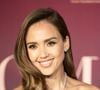 Quelques commentaires soulignent également l’idée que la jeune Honor ressemblerait plus à son père qu’à sa mère, sous-entendant qu’elle n’a pas hérité de la beauté de Jessica Alba. Dès le plus jeune âge, les jeunes filles subissent déjà une pression considérable à correspondre aux normes de beauté pré-établies et sont scrupuleusement scrutées.