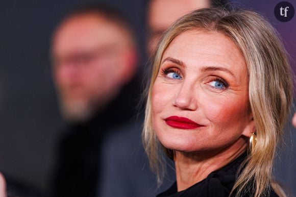 Même si certains commentaires élogieux envers Cameron Diaz, comme un écho aux remarques dont font justement l'objet des célébrités comme Kidman, Demi Moore, et tant d'autres, semblent guère sources de sororité dans la mesure où ils visent ouvertement les actrices qui ont recours à la chirurgie esthétique.