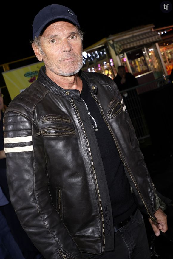 Et dégomme de plus belle son "Lolo", qu'il connaît sur le bout des doigts depuis les années 80 et l'apogée de ses interviews en lunettes noires : "Il fait tout ça pour tenter d’entrer dans le camp du bien ! Je lui ai écrit : “Ecoute, tu es gentil : con et machiste, tu parles pour toi”. Moi, je ne suis ni con ni machiste. Baffie m’a répondu. “J’ai mal joué sur ce coup-là. Je m’excuse”..."