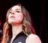 Mel C, se faisait appeler "Sporty Spice" parce qu’elle était accro au sport, et ça ne se voyait pas que dans ses acrobaties mais aussi dans ses tenues, très souvent sportswear. "Les surnoms nous ont été donnés par le magazine Top of the pops”, a expliqué Mel C dans une interview accordée à Konbini, en 2020. "C’était un article tout bête, presque une blague, puis on les a gardés. Et on les adorait ! C’était des surnoms basés principalement sur notre apparence. On s’en est un peu imprégné, en devenant presque des caricatures de ces surnoms."