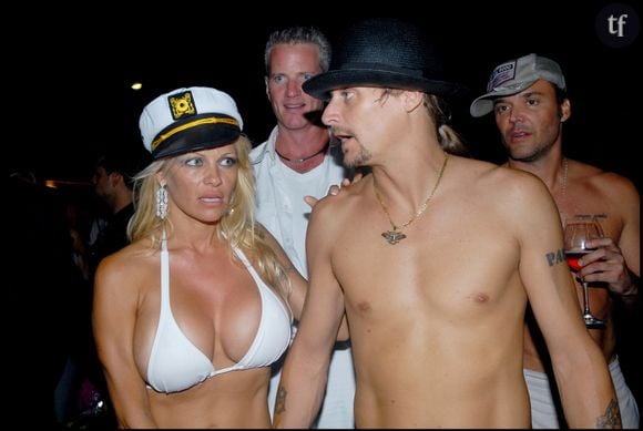 "Pamela Anderson a été victime de l’attitude misogyne généralisée envers les femmes sur le devant de la scène dans les années 90 et au début des années 2000", dénonce GLAMOUR. La star de "Alerte à Malibu" a réagit à cette remarque.