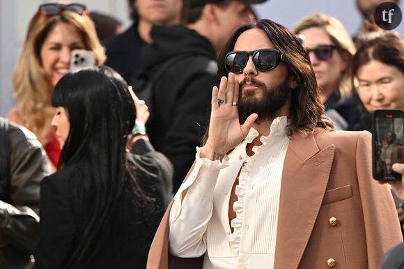 Jared Leto est accusé de viols. Il est accusé par 9 femmes d'être un prédateur sexuel, agissant systématiquement selon les mêmes rituels : ses victimes présumées, qui ont accepté de prendre la parole en juin dernier dans la presse américaine, l'espace d'une enquête très détaillée, l'accusent d'agressions sexuelles et de harcèlement, et certaines étaient mineures lors des faits. L'une des victimes présumées de Leto confie aux journalistes qu'elle n'avait que 16 ans lorsqu'elle a croisé la route de l'acteur, alors âgé de 44 ans, en 2016.