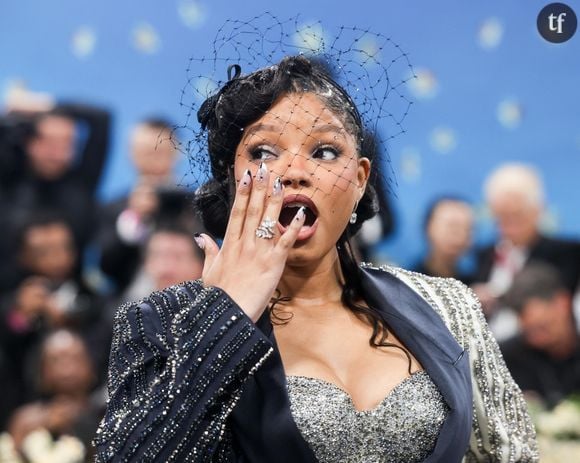 Laquelle s'approprie de multiples formes. Psychologiques, physiques... La star Disney Halle Bailey accuse précisément son ex compagnon, le rappeur et youtubeur Darryl Granberry (DDG), de l'avoir confrontée à "des abus continus".