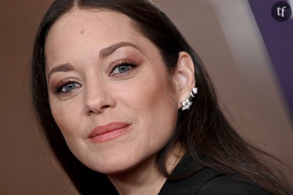 Marion Cotillard au photocall de la soirée Women In Film Annual Gala à l'hôtel Beverly Hilton à Los Angeles le 24 octobre 2024.