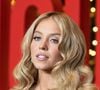 Le 2 décembre 2025, Bronx, New York, USA : Sydney Sweeney portant une robe de Miu Miu assiste à la première de 'The Housemaid' à BNP Paribas atrium à New York, NY le 2 décembre 2025. (Crédit photo : © Lev Radin/ZUMA Press Wire)