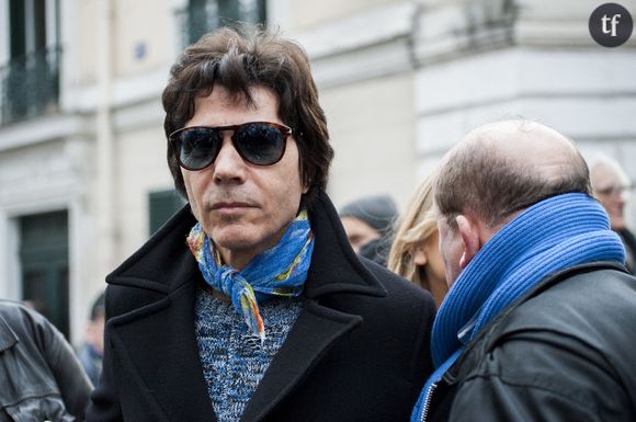 Le chanteur de 72 ans a été placé en garde à vue puis mis en examen en décembre 2021. Il a ensuite passé 7 mois en détention provisoire.