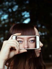 Menaces, insultes, harcèlement : cette humoriste témoigne du sort des femmes sur les réseaux sociaux