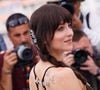Sex symbol, redoublant de charisme ces derniers mois sur les tapis rouges où elle multiplie robes de gala et sexy-attitude digne des actrices du grand Hollywood - celui des années 50 - Dakota Johnson nourrit pourtant des voeux très loin d'être conventionnels.