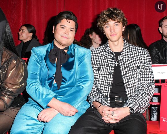 Cheyane King est la cible de commentaires très malveillants.
Alors qu'elle s'adresse à ses millions de followers dans sa dernière vidéo, en leur relayant une danse, abondants sont les propos déplacés à son égard. Le sujet de la conversation ? Et bien, son physique, jugé "pas au niveau" de celui de son âme soeur et fiancé...