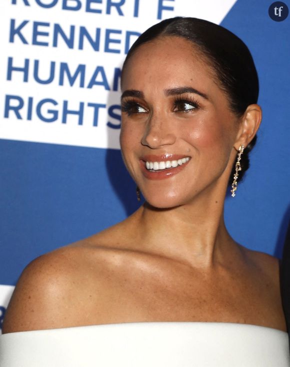 Meghan Markle est l'une des célébrités féminines les plus cyber harcelées au monde, à l'instar de Amber Heard. Lors d'une interview intimiste, elle est revenue sur une obligation princière qu'elle a encore en travers de la gorge, mais ses détracteurs ont eux aussi réagi...